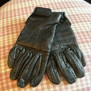 Harley Davidson women’s leather riding gloves